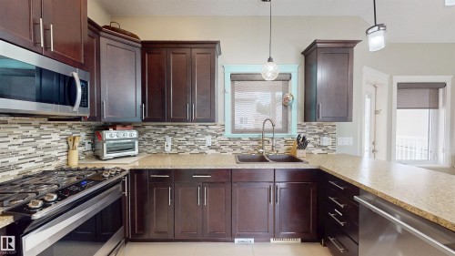 3809 52 Av, Drayton Valley, AB - Indoor Photo Showing Kitchen With Upgraded Kitchen