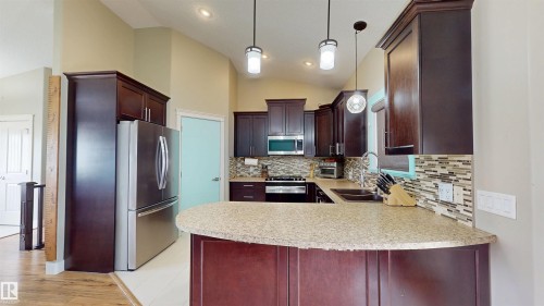 3809 52 Av, Drayton Valley, AB - Indoor Photo Showing Kitchen With Double Sink With Upgraded Kitchen
