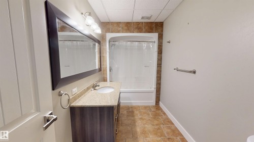 3809 52 Av, Drayton Valley, AB - Indoor Photo Showing Bathroom