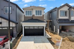 4607 18 AVE SW SW Edmonton, AB T6X 1A4