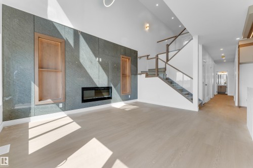 4607 18 Ave Sw Sw, Edmonton, AB - Indoor With Fireplace