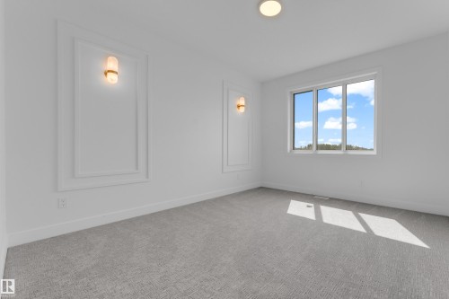 4607 18 Ave Sw Sw, Edmonton, AB - Indoor Photo Showing Other Room