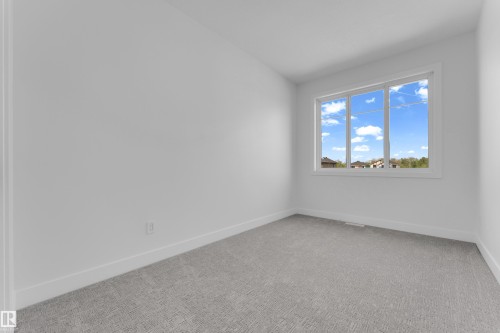 4607 18 Ave Sw Sw, Edmonton, AB - Indoor Photo Showing Other Room