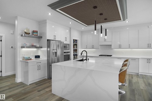 4709 Charles Bay Sw, Edmonton, AB - Indoor Photo Showing Kitchen With Upgraded Kitchen