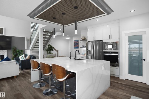 4709 Charles Bay Sw, Edmonton, AB - Indoor Photo Showing Kitchen With Stainless Steel Kitchen With Upgraded Kitchen
