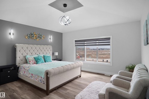 4709 Charles Bay Sw, Edmonton, AB - Indoor Photo Showing Bedroom