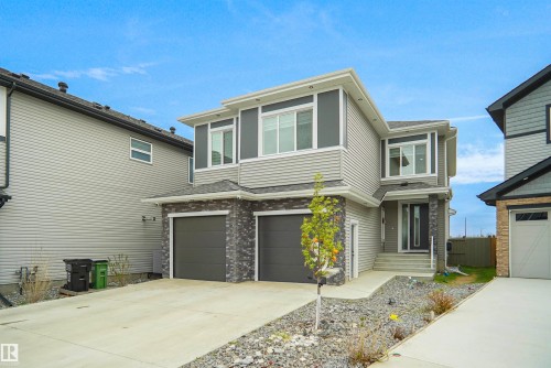 4709 Charles Bay Sw, Edmonton, AB - Outdoor