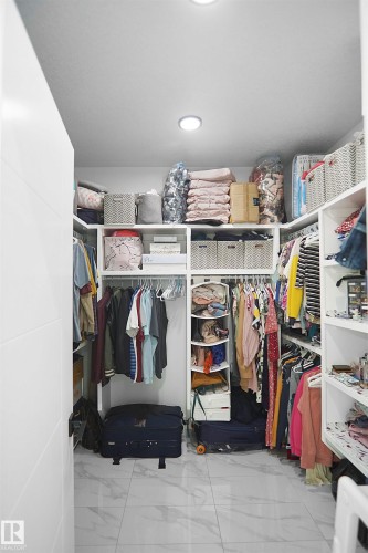 4709 Charles Bay Sw, Edmonton, AB - Indoor With Storage