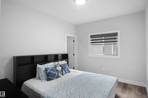 4709 Charles Bay Sw, Edmonton, AB - Indoor Photo Showing Bedroom