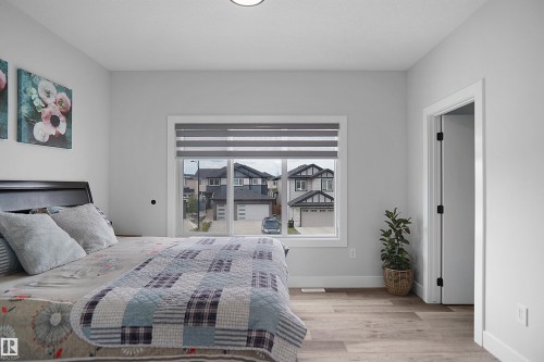 4709 Charles Bay Sw, Edmonton, AB - Indoor Photo Showing Bedroom