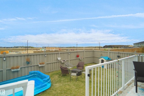 4709 Charles Bay Sw, Edmonton, AB - Outdoor