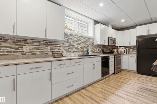 9716 160 Street Nw, Edmonton, AB - Indoor Photo Showing Kitchen With Upgraded Kitchen