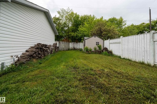 9716 160 Street Nw, Edmonton, AB - Outdoor