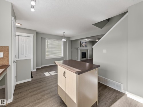 7835 Schmid Place Nw, Edmonton, AB - Indoor Photo Showing Kitchen