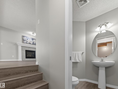 7835 Schmid Place Nw, Edmonton, AB - Indoor Photo Showing Bathroom