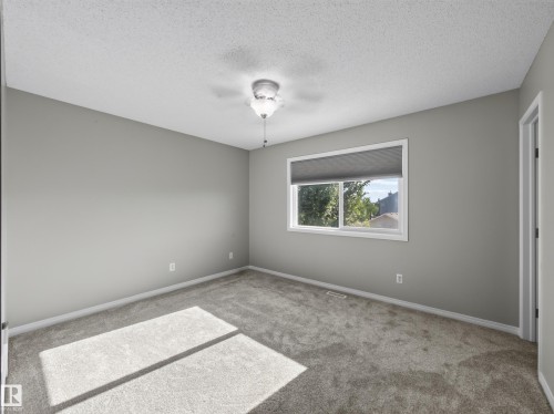 7835 Schmid Place Nw, Edmonton, AB - Indoor Photo Showing Other Room