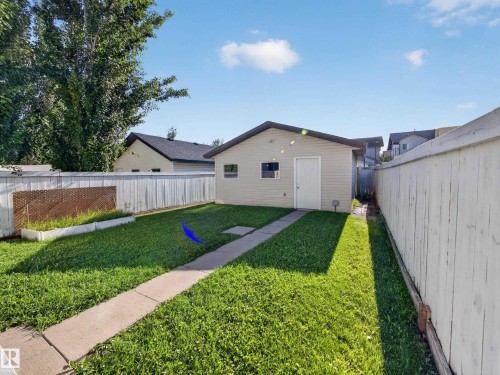 7835 Schmid Place Nw, Edmonton, AB - Outdoor