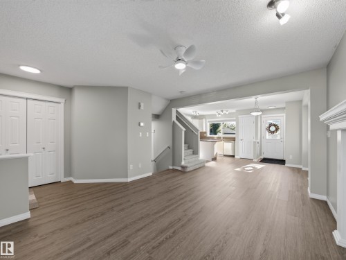 7835 Schmid Place Nw, Edmonton, AB - Indoor Photo Showing Other Room