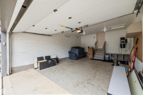 17332 6 Avenue Sw, Edmonton, AB - Indoor Photo Showing Garage