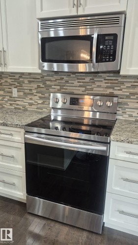 131 57 Street Sw, Edmonton, AB - Indoor Photo Showing Kitchen With Stainless Steel Kitchen With Upgraded Kitchen