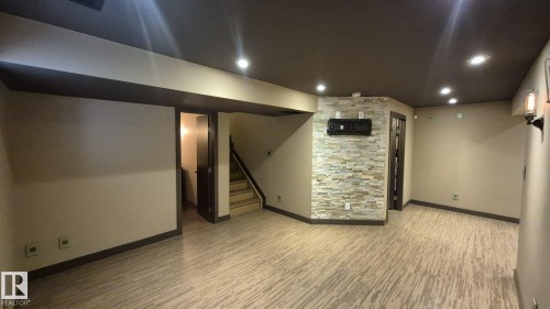 131 57 Street Sw, Edmonton, AB - Indoor