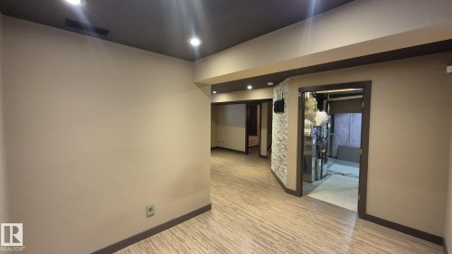 131 57 Street Sw, Edmonton, AB - Indoor Photo Showing Other Room
