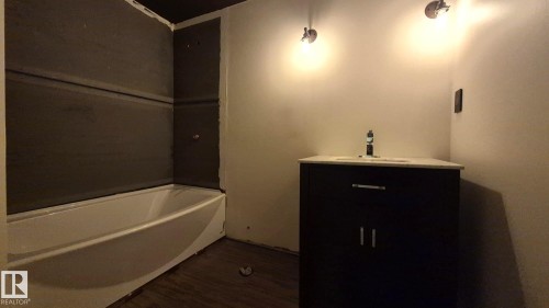 131 57 Street Sw, Edmonton, AB - Indoor