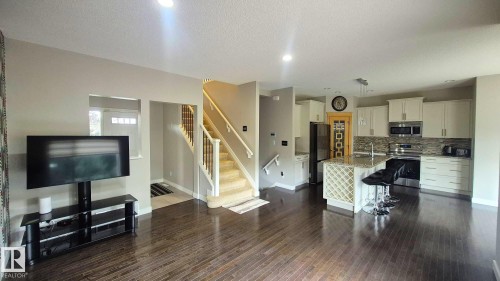 131 57 Street Sw, Edmonton, AB - Indoor