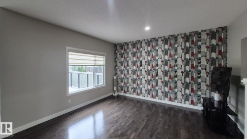 131 57 Street Sw, Edmonton, AB - Indoor Photo Showing Other Room