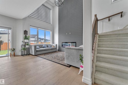 5208 23A Avenue Sw, Edmonton, AB - Indoor