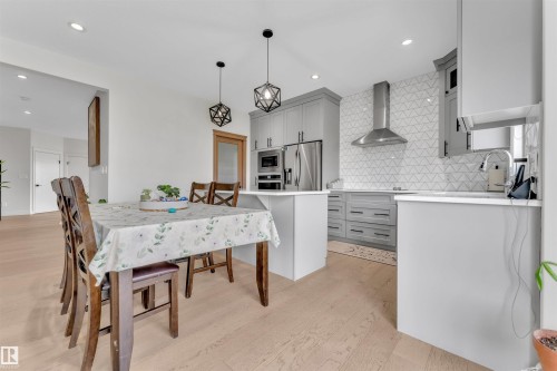 5208 23A Avenue Sw, Edmonton, AB - Indoor