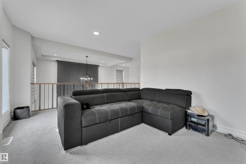5208 23A Avenue Sw, Edmonton, AB - Indoor Photo Showing Living Room