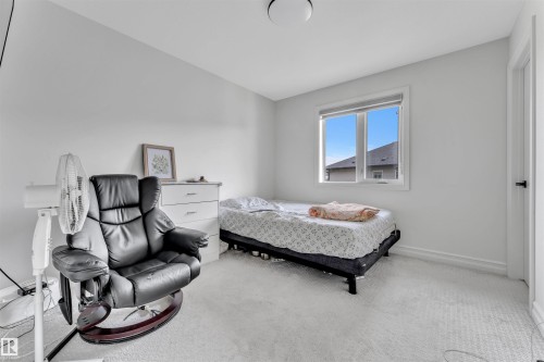 5208 23A Avenue Sw, Edmonton, AB - Indoor Photo Showing Bedroom