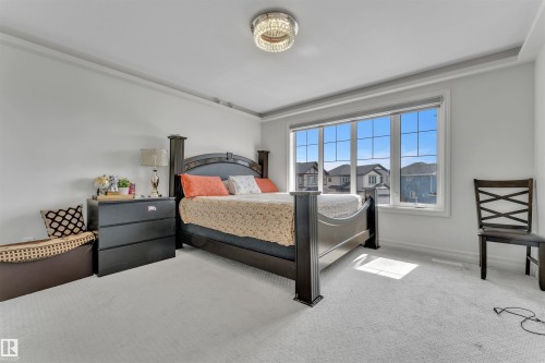 5208 23A Avenue Sw, Edmonton, AB - Indoor Photo Showing Bedroom