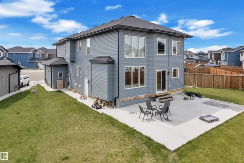 5208 23A Avenue Sw, Edmonton, AB - Outdoor