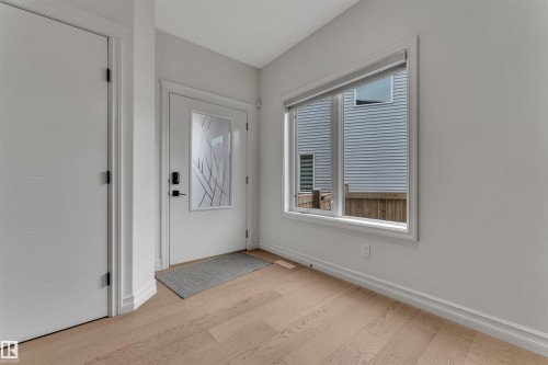 5208 23A Avenue Sw, Edmonton, AB - Indoor Photo Showing Other Room