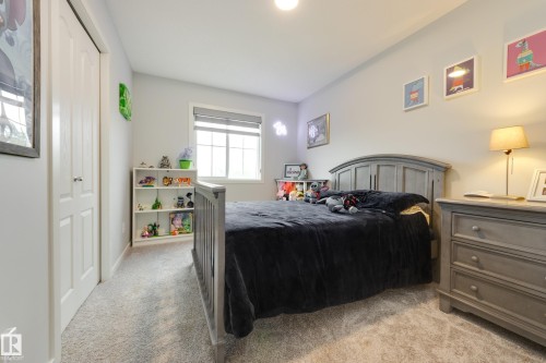 1020 Daniels Loop Sw, Edmonton, AB - Indoor Photo Showing Bedroom