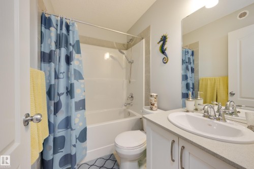 1020 Daniels Loop Sw, Edmonton, AB - Indoor Photo Showing Bathroom