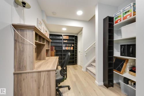 1020 Daniels Loop Sw, Edmonton, AB - Indoor