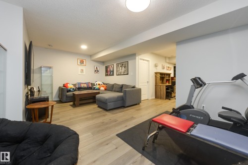 1020 Daniels Loop Sw, Edmonton, AB - Indoor