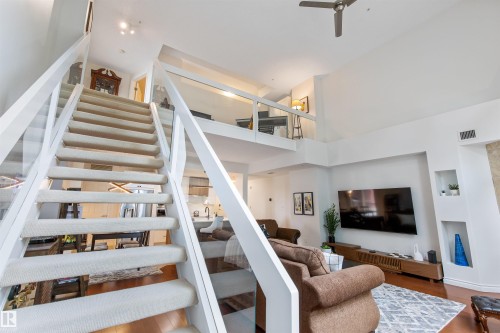 #105 10108 125 St Nw, Edmonton, AB - Indoor