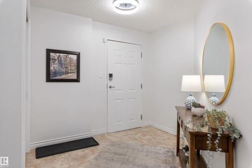 #105 10108 125 St Nw, Edmonton, AB - Indoor Photo Showing Other Room