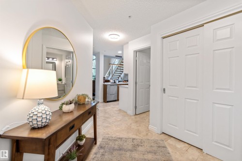 #105 10108 125 St Nw, Edmonton, AB - Indoor Photo Showing Other Room