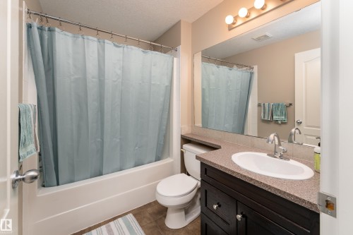 #339 1520 Hammond Ga Nw, Edmonton, AB - Indoor Photo Showing Bathroom