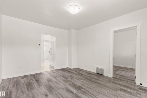 12014 58 Street Nw, Edmonton, AB - Indoor Photo Showing Other Room