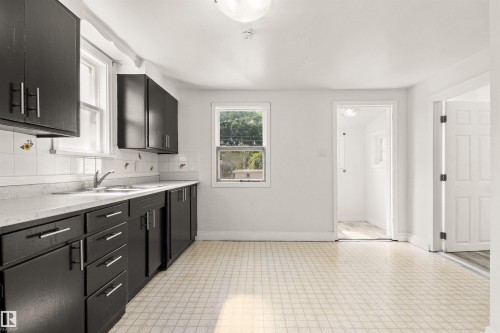 12014 58 Street Nw, Edmonton, AB - Indoor Photo Showing Kitchen