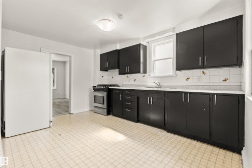 12014 58 Street Nw, Edmonton, AB - Indoor Photo Showing Kitchen