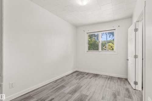 12014 58 Street Nw, Edmonton, AB - Indoor Photo Showing Other Room
