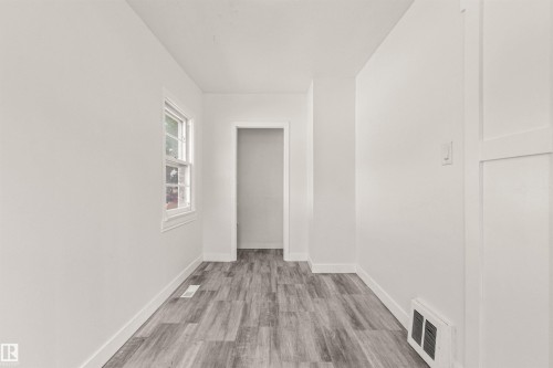 12014 58 Street Nw, Edmonton, AB - Indoor Photo Showing Other Room