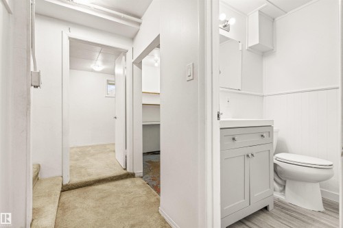 12014 58 Street Nw, Edmonton, AB - Indoor Photo Showing Bathroom